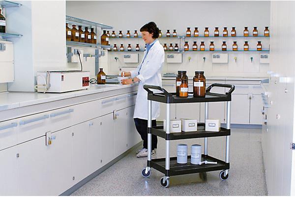 Produktbild Rubbermaid Allzweck-Servierwagen (90 kg, 3)