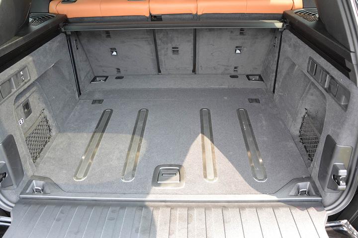Image du produit Aristar Bac de coffre pour BMW X5 de 2018 à aujourd'hui (avec store de coffre électrique)