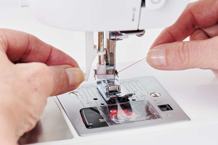 Actual product image Singer Elite CE 677