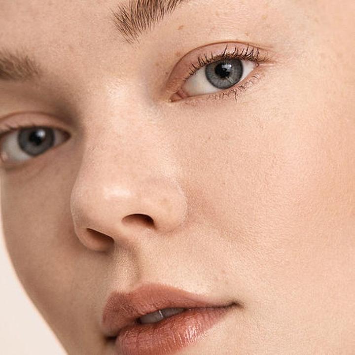 Actual product image Fenty Beauty Bright Fix Eye Brightener (01 Rose Quartz)