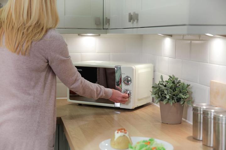 Actual product image Russell Hobbs Manual Solo Microwave (17 l)