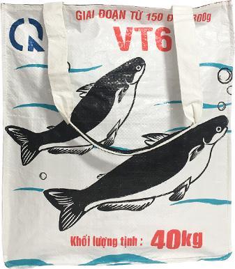 Image du produit Bekos Upcycling - Grand sac de shopping en sacs de nourriture pour poissons recyclés blanc