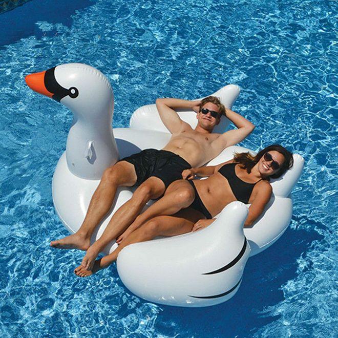 Actual product image MU Classic Inflatable swan air mattress