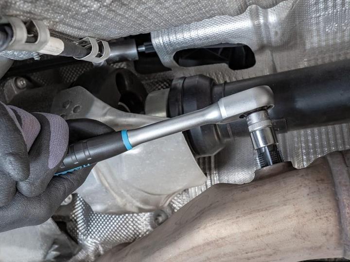 Actual product image HAZET Thread repair tool for exhaust gas temperature sensors / probes 4683-20 ∙ Outside hexagon 13 …