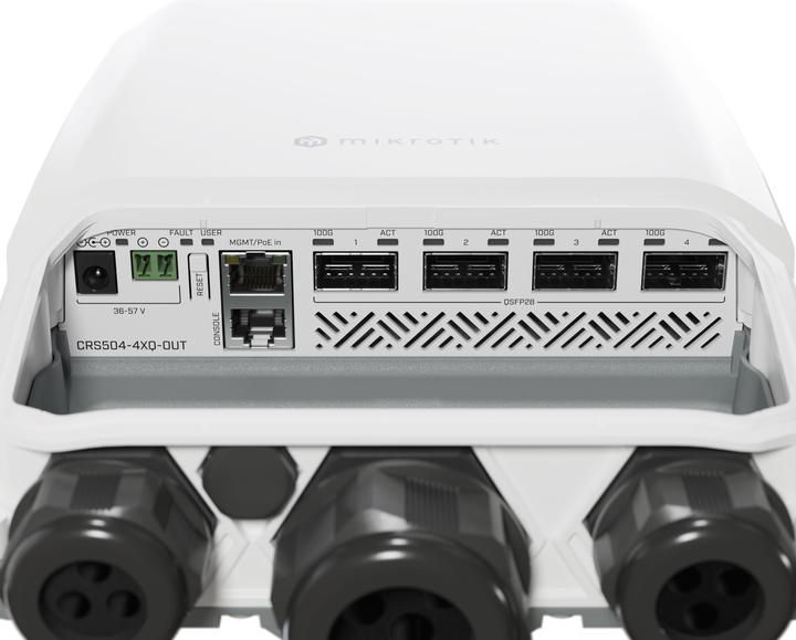 Produktbild MikroTik CRS504-4XQ-OUT network switch Managed L3 Fast Ethernet (10/100) Power over Ethernet (PoE) (4 Ports)