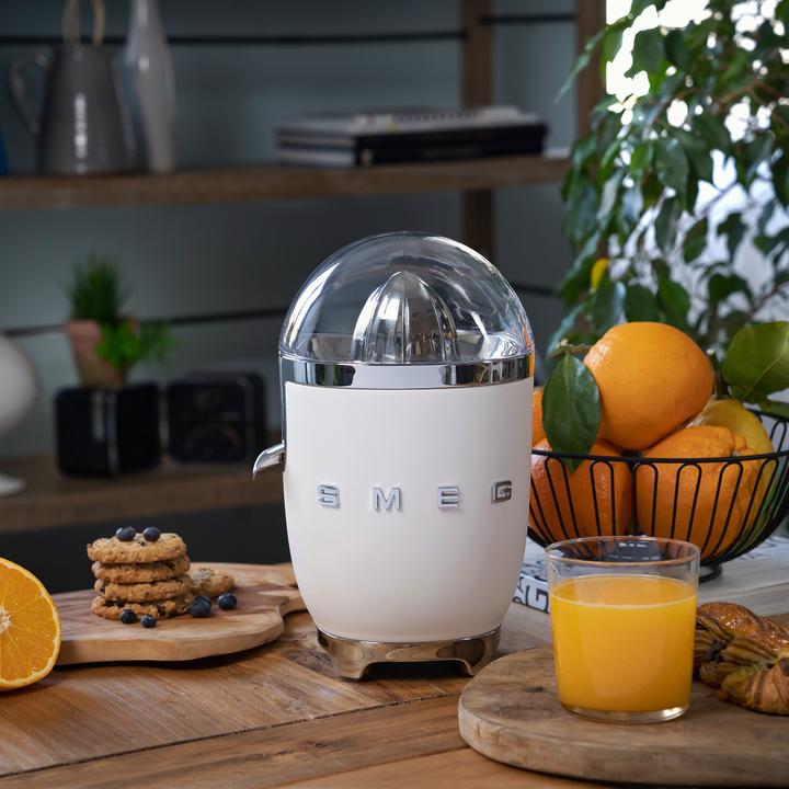 Image du produit Smeg CJF01WHMEU Style 50, filtre et bec verseur anti-gouttes en acier inoxydable