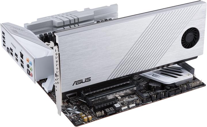 Actual product image ASUS Hyper M.2 x16 Gen 4 card