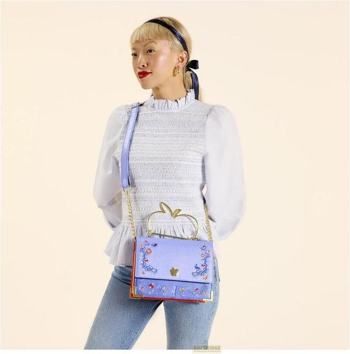 Immagine prodotto Loungefly Disney Princess Snow White shoulder bag