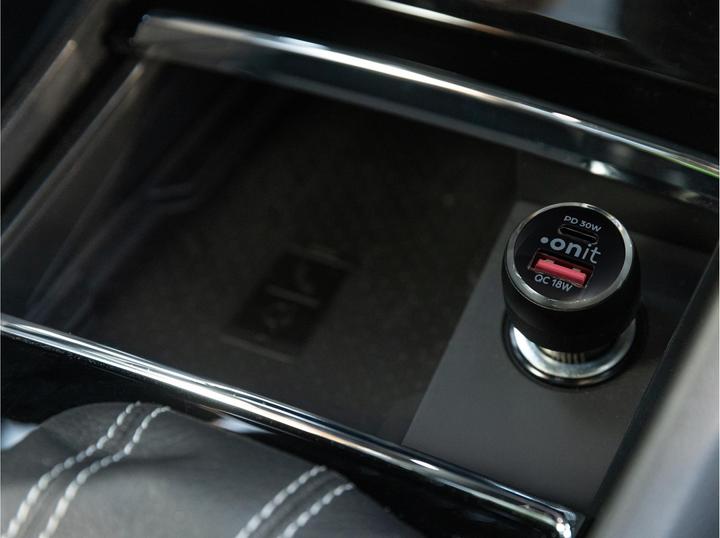 Produktbild Onit Autoladegerät Dual 48 W PD, Stromanschluss Seite A