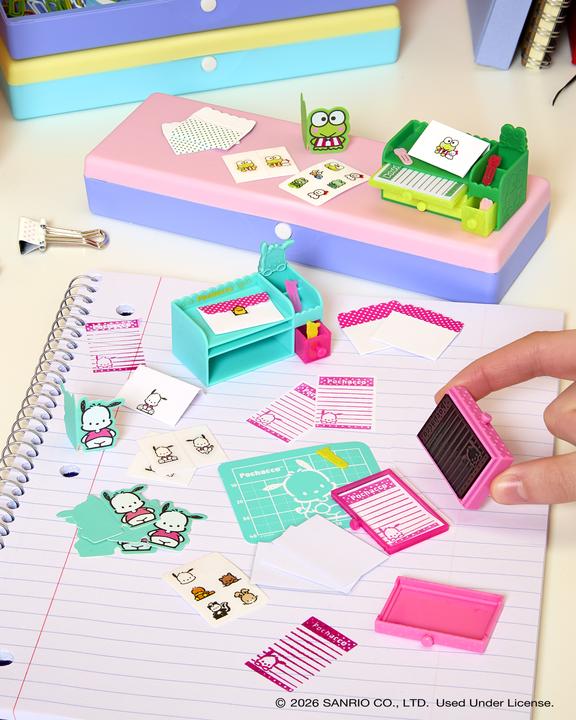 Actual product image MGA MGAs Miniverse Make It Mini Hello Kitty Series 3 Asst in PDQ