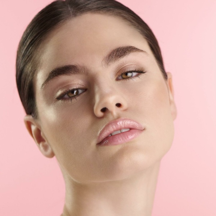 Produktbild Sensilis Lip Glow Oil Repair Lip Gloss Feuchtigkeitsspendend und schützend auf Ölbasis 3.5ml Shade 02 Peachy (02 Peachy Promise)