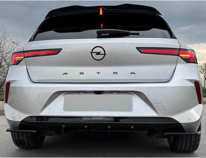 Produktbild One Way Oneway Achterbumperskirt (Diffuser) compatibel met Opel Astra L HB 2021- - Glanzend zwart