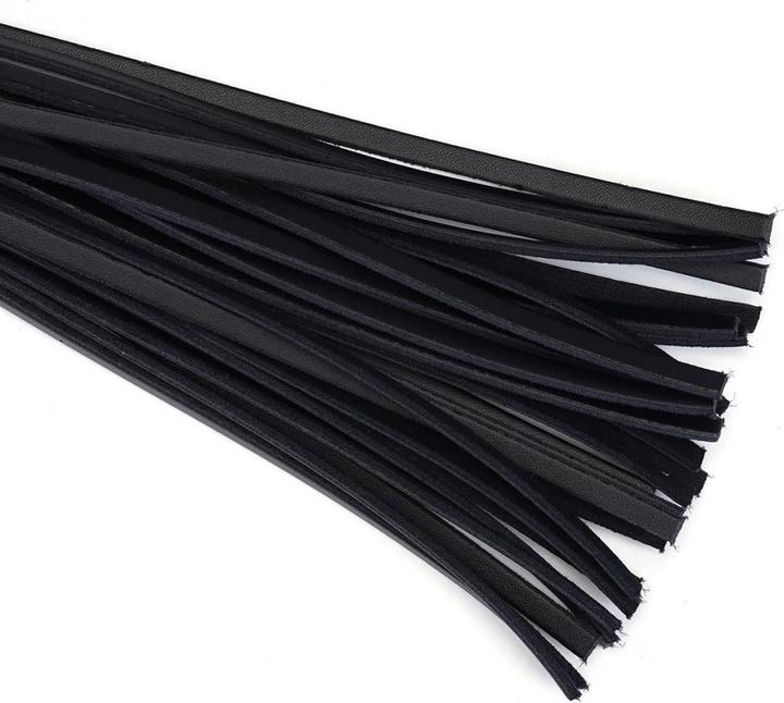 Produktbild Liebe Seele Wine Red Flogger mit Nietengriff