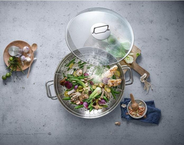 Produktbild WMF Wok Set 4tlg Wokpfanne 36cm 4,5l Glasdeckel Induktion Edelstahl (36 cm, Wok Pfanne, Edelstahl)