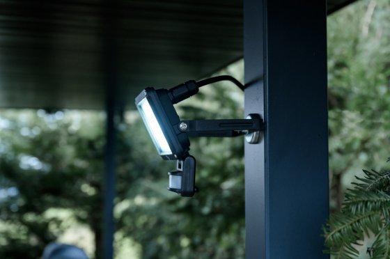 Actual product image Brennenstuhl Jaro 3060 P (2300 lm)