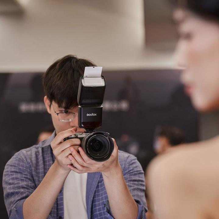 Produktbild Godox TT520III Camera Flash with LCD Screen (Aufsteckblitz, Nikon, Sony, Canon, Fujifilm, Panasonic, Olympus)