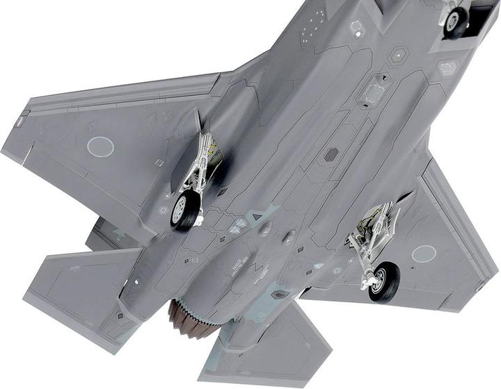 Actual product image Tamiya 1:72 I/T F-35A Lightning II