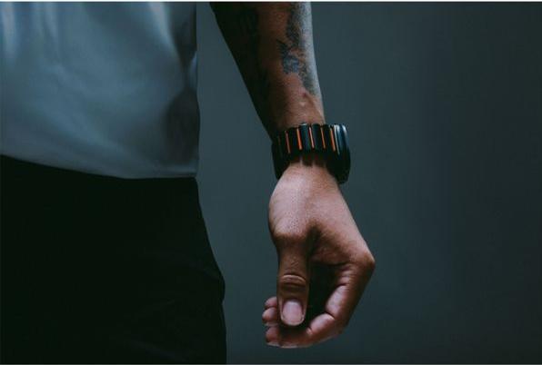 Actual product image Nomad Spartan Band Black Titanium Ultra Orange 49mm (FKM, Titanium, Titanium)