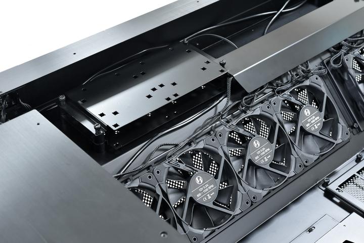 Produktbild Lian-Li DK-05F (ATX, mATX, Mini-ITX, E-ATX)