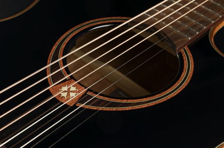 Image du produit Lâg Guitars Tramontane T118ABCE-BLKW schwarz (Guitare occidentale)
