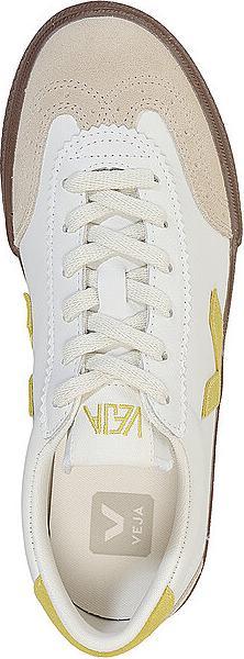 Actual product image Veja Volley (40)