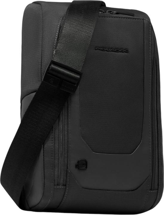 Produktbild Piquadro Umhängetasche aus recyceltem Stoff und Leder