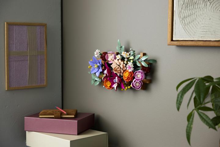 Actual product image LEGO Blumen an der Wand (LEGO Botanicals)