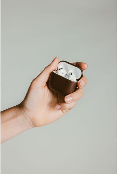 Image du produit Nomad Modern Leather Case Airpods 4 Brown (Sac pour écouteurs)