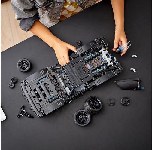 Produktbild LEGO Batmans Batmobil (42127, LEGO Technic)