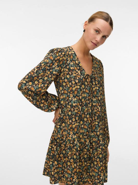 Actual product image Vero Moda AWSNORA Kurzes Kleid Kleid (S)