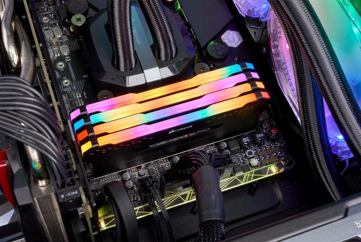 Image du produit Corsair Vengeance RGB Pro (4 x 32GB, 0.00 MHz, RAM DDR4, DIMM)