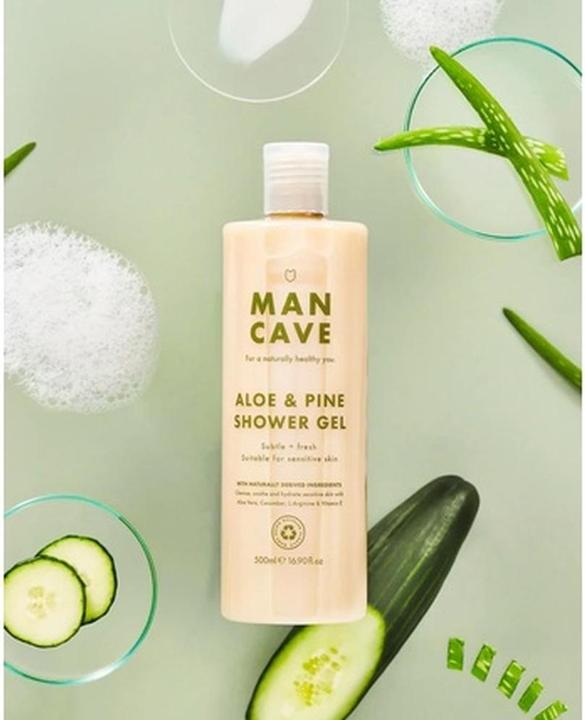 Immagine prodotto ManCave Gel doccia all'aloe e al pino 500ml per uomo Adatto a pelli sensibili Senza solfati Vegan Frien (500 ml)