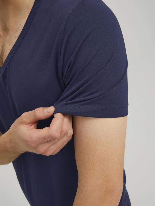 Actual product image Jack & Jones Jjebasic V-Neck Tee S/S Noos (S)