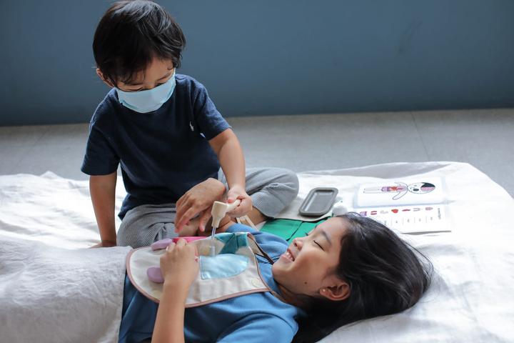 Produktbild Plantoys Chirurgen-Spielset