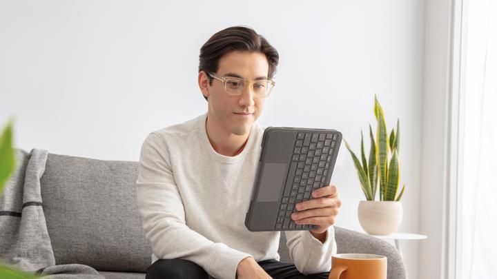 Immagine prodotto Logitech Folio Touch (CH, Apple iPad Air 2020, Apple iPad Air 2022)