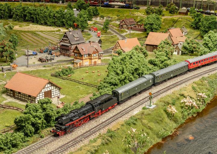 Produktbild Märklin H0 Mä Dampflok 18 323 Db (Spur H0)
