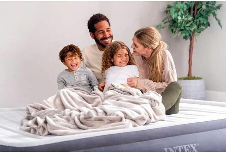 Actual product image Intex Dura Beam Deluxe Queen (150 x 200 cm)