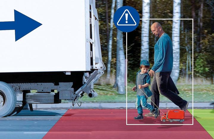 Actual product image Carguard RAV-KI reversing camera set w. artificial light