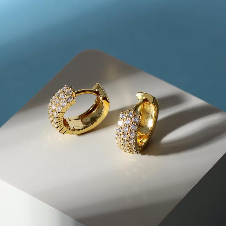 Immagine prodotto Morellato Incantevoli orecchini a cerchio placcati oro con zirconi Tesori SAIW145 (Argento 925)