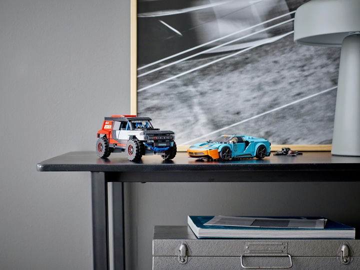 Actual product image LEGO Ford GT Heritage Edition and Bronco R (76905, LEGO Speed Champions)