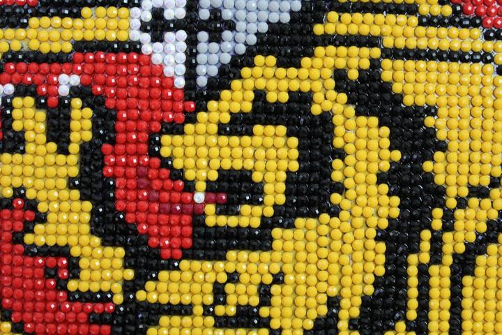 Actual product image Diamond Dotz Harry Potter- Gryffindor Crest