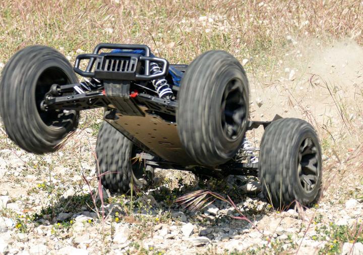 Produktbild Carson 1:8 Virus Extreme 2.4G 100% RTR blau (RTR Ready-to-Run)