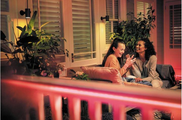 Immagine prodotto Philips Hue Outdoor Lightstrip (RGBW, 500 cm, Esterno)