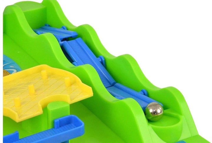 Actual product image Tomy Crazy Ball (German)