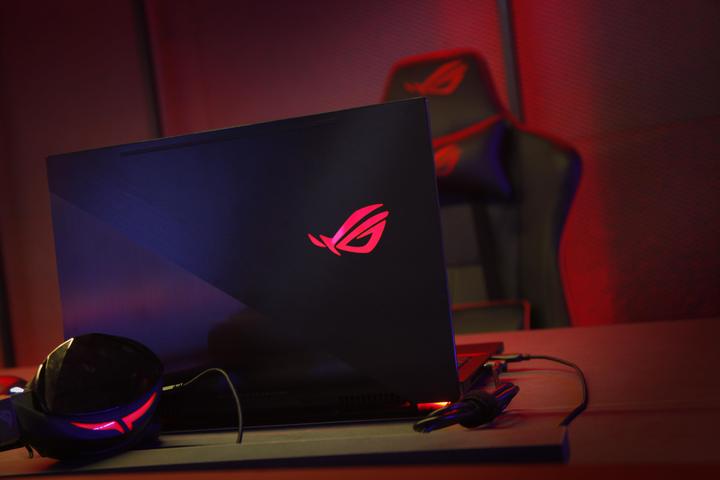 Produktbild ASUS ROG Zephyrus M GM501GM-EI005T (15.60", 256 GB, 16 GB, CH, Intel Core i7-8750H)