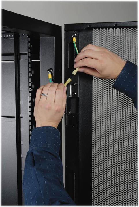 Produktbild Eaton 48U SmartRack Wide Standard-Depth Rack Enclosure Cabinet with doors & side panels (48 HE, 19 Zoll Rack)