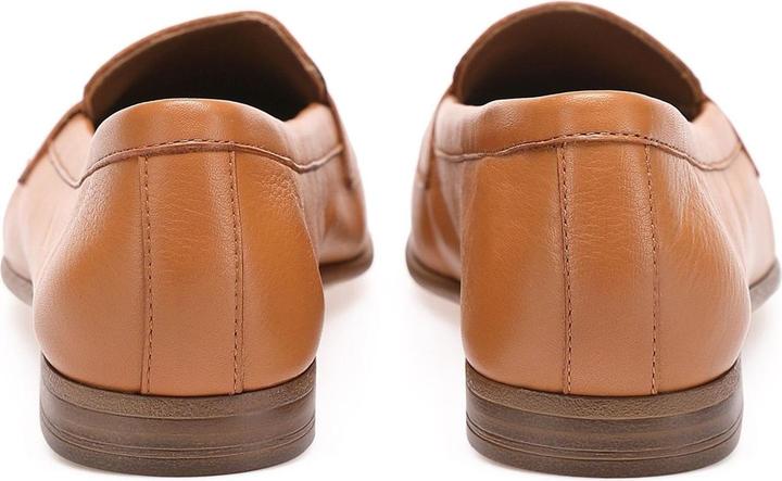 Actual product image Inuovo This classic slip-on shoe from convinces with its simple elegance in a penny loafer look. (41)