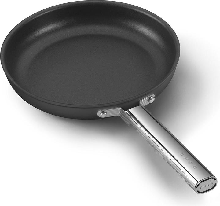 Actual product image Smeg CKFF2801BLM Frying pan Ø 28 cm, black (Frying pan, Aluminium, Stainless steel, 28 x 8.80 cm)
