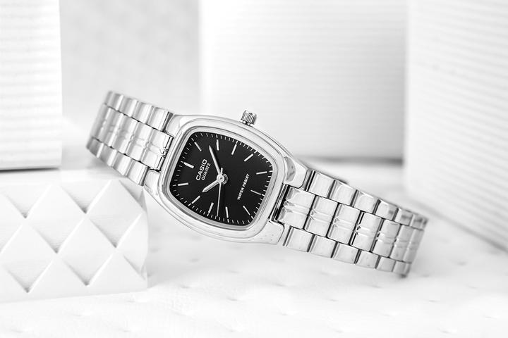 Actual product image Casio Collection (Analogue wristwatch, 30 mm)