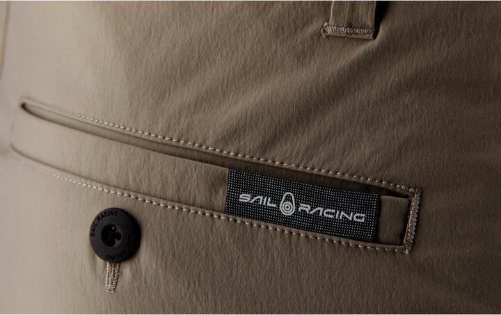 Actual product image Sail Racing Race Chino Shorts für Herren (XXL)
